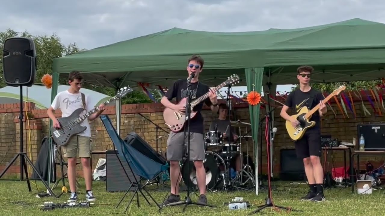 I Bet You Look Good on the Dance Floor - Arctic Monkeys cover
