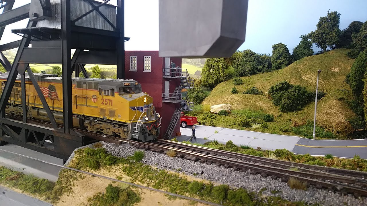 LAYOUT UPDATE: WALTHERS BRIDGES WITH STATIC GRASS AND WATER SCENE IS FINALLY FINISHED (PART 2)