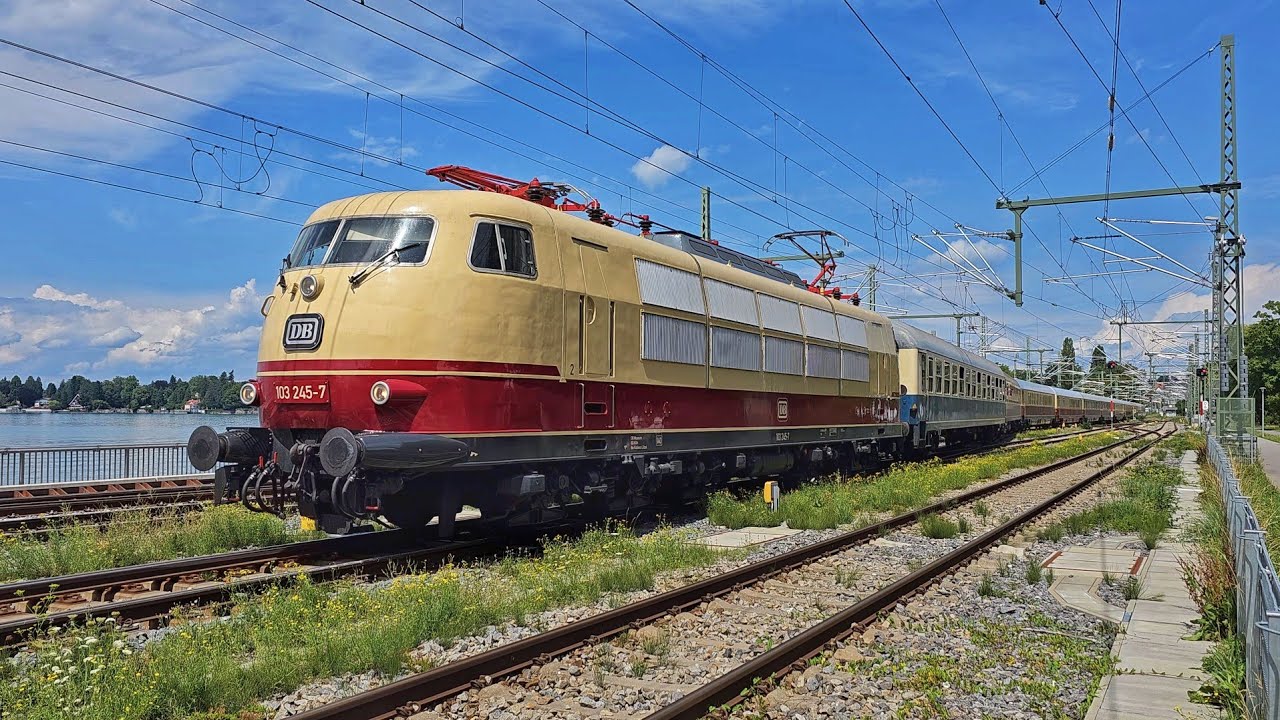 103 245 mit Nostalgie Reisen IC in Lindau Insel