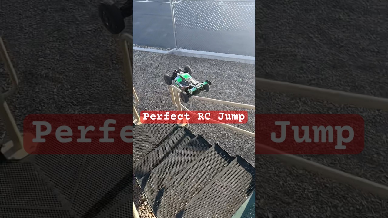 The Syncro 4 RC hits a jump perfectly 👌🏻 