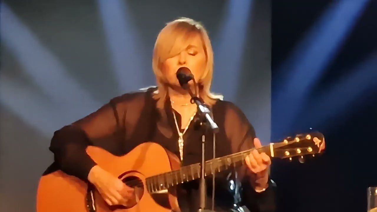 Edyta Bartosiewicz: Dziecko (Solo Act Tour, Klub Kwadrat, Kraków, 26.11.2023)