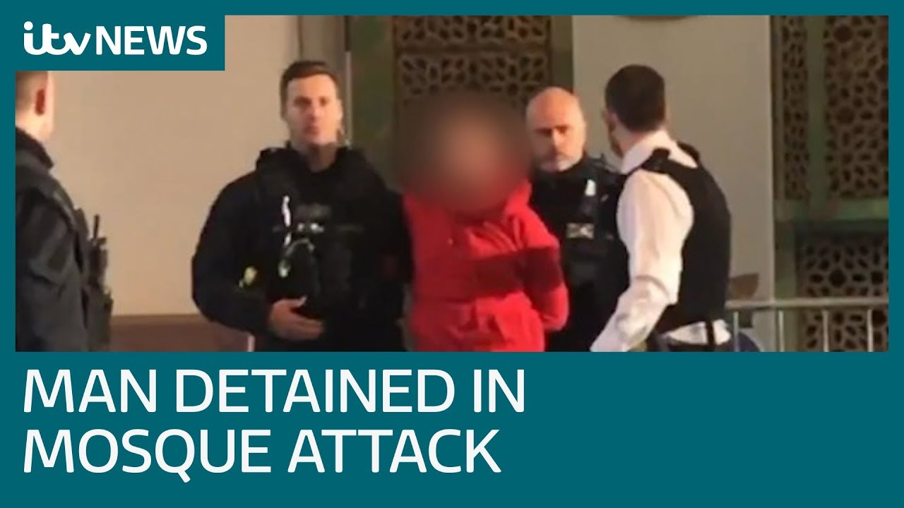 Worshippers tackle knifeman in London Central Mosque stabbing attack | ITV News