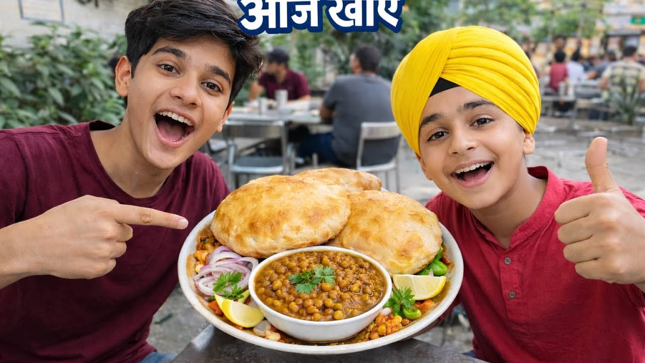 Aaj gaye chole bhature khane #morning #cholebhaturae 