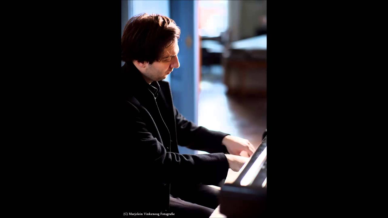 V. Varvaresos: F. Chopin, Piano Concerto nr  1 in e, 2nd mvt