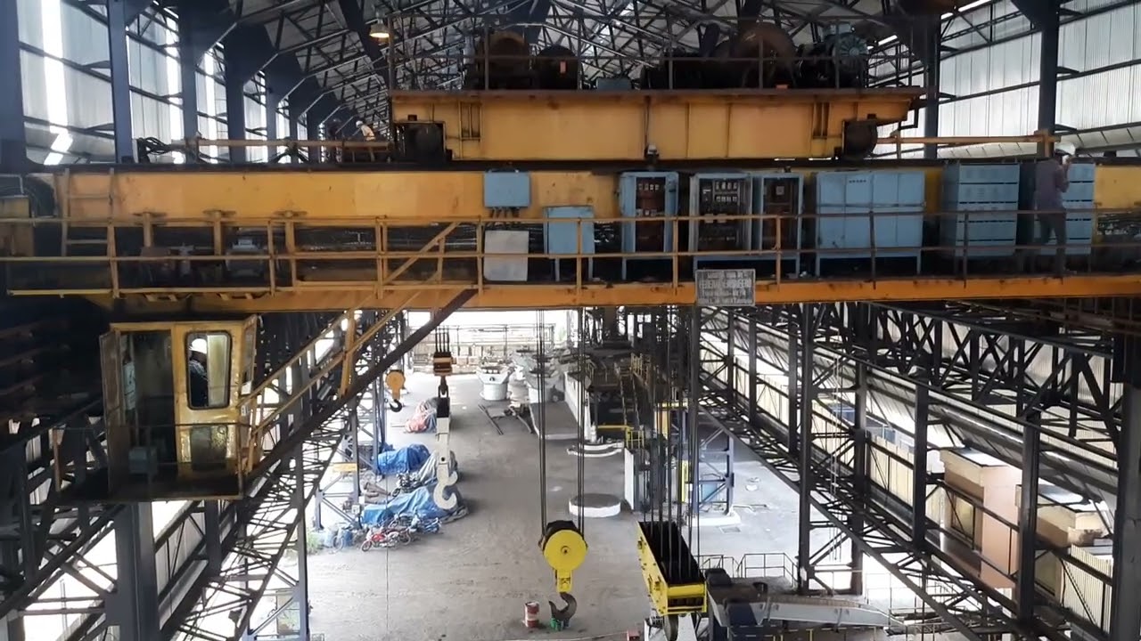 EOT CRANE WORKING