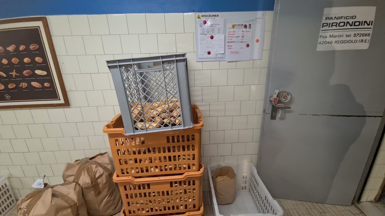 Reggiolo, il panificio Pirondini: 