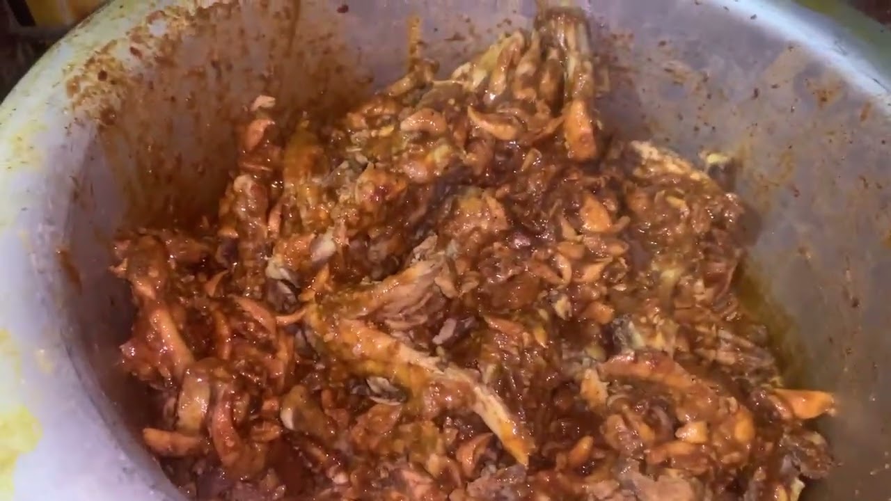 Aj juicy chicken wings ka langar takseem kiya&hellip;