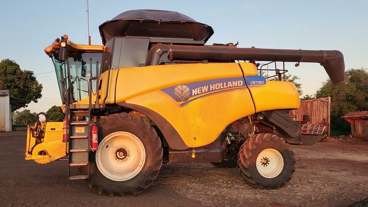 New Holland CR 7.90