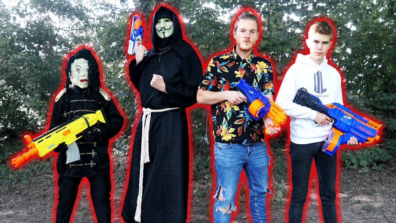 Der KAMPF gegen GAME MASTER und AYUWOKI mit FORTNITE NERF Blaster !!! | WASWIR