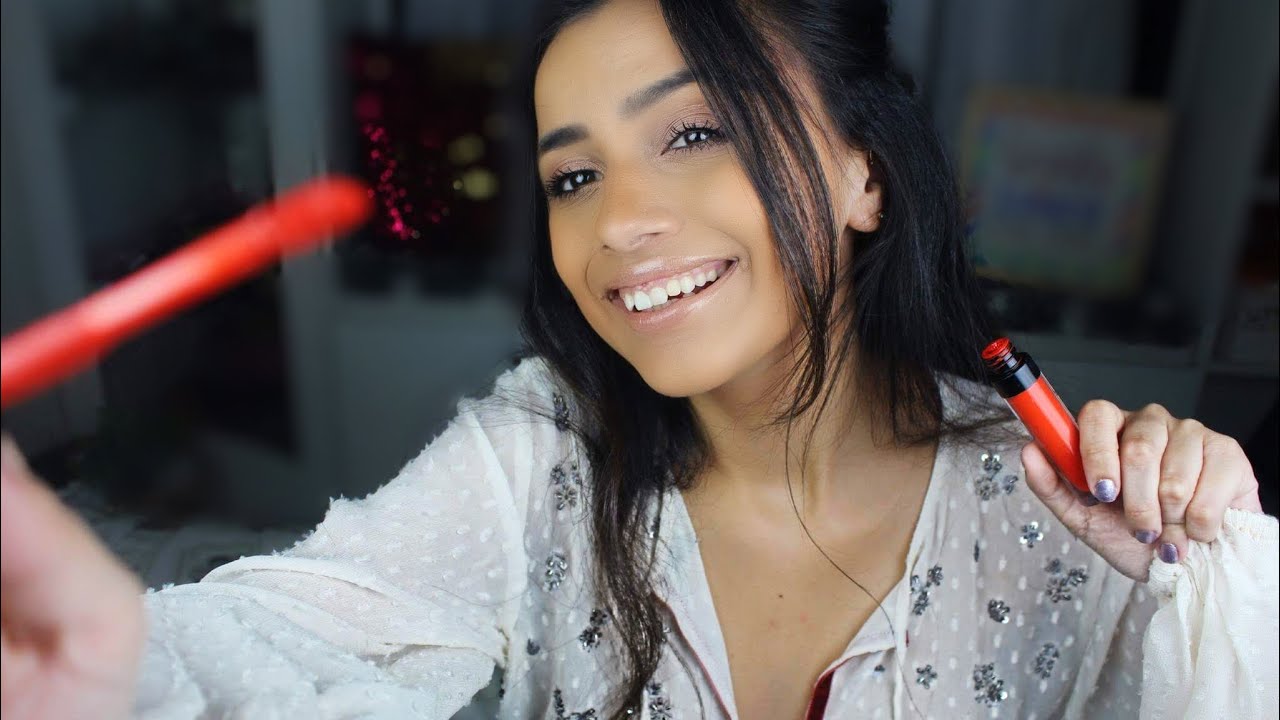 ASMR IRMÃ MAIS VELHA TE ARRUMANDO | Big Sister Does Your Makeup Roleplay (Whispered)