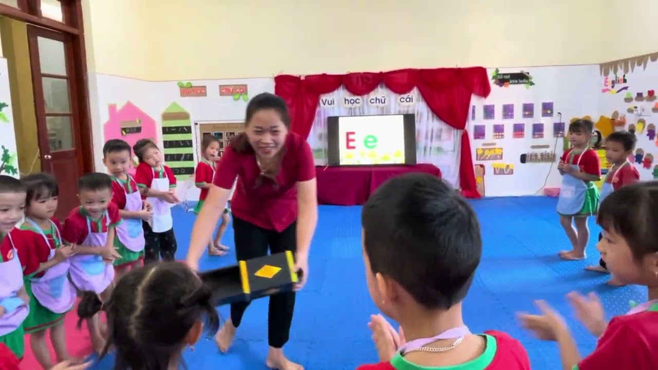 HĐ: Làm quen chữ cái “e, ê” 5-6T. MNQK
