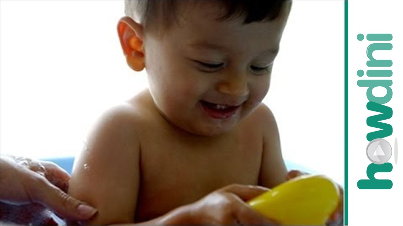 How to bathe your baby safely