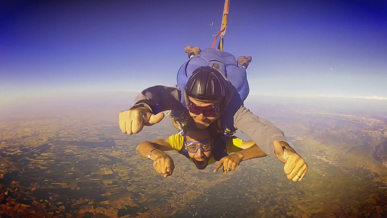 Skydiving by Jaouad jumps 4000m