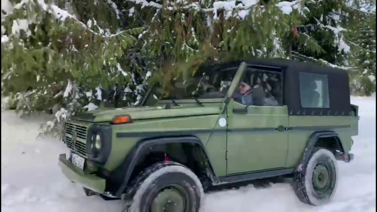 Mercedes G 290  OM 602 A | playing in the snow