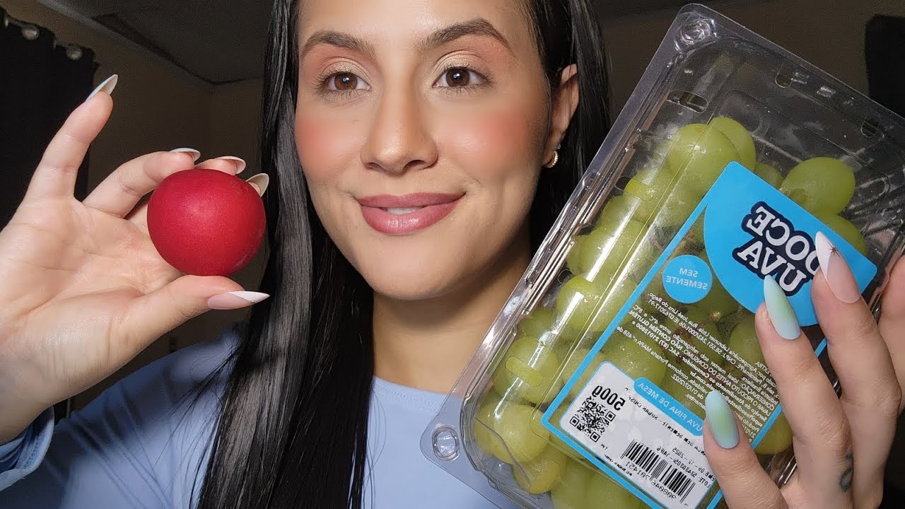 ASMR Comendo Uvas e Ameixas 🍇🍑 Sons Relaxantes e Suculentos