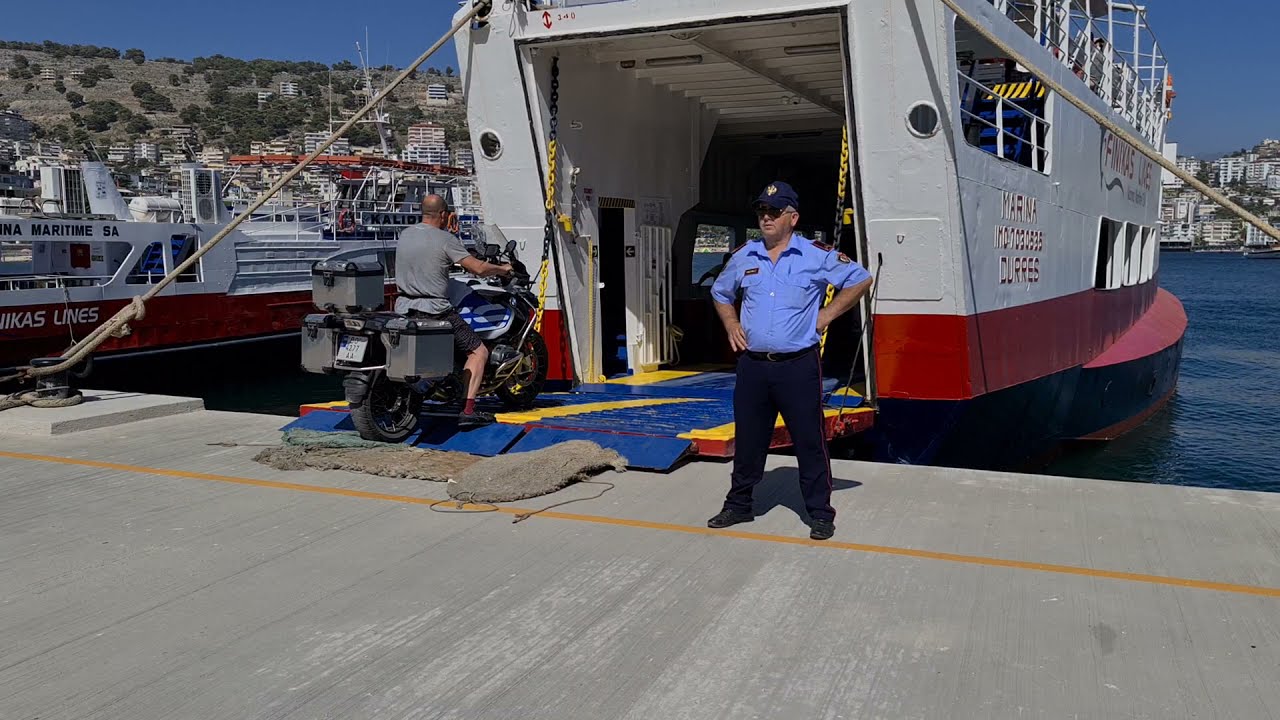 SARANDE CORFU - FERRY BOAT  STARTED