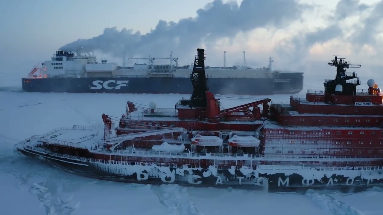 •	Navigating through ice in the North Sea — where precision meets survival #shipvideo ⚓️⚓️🌊