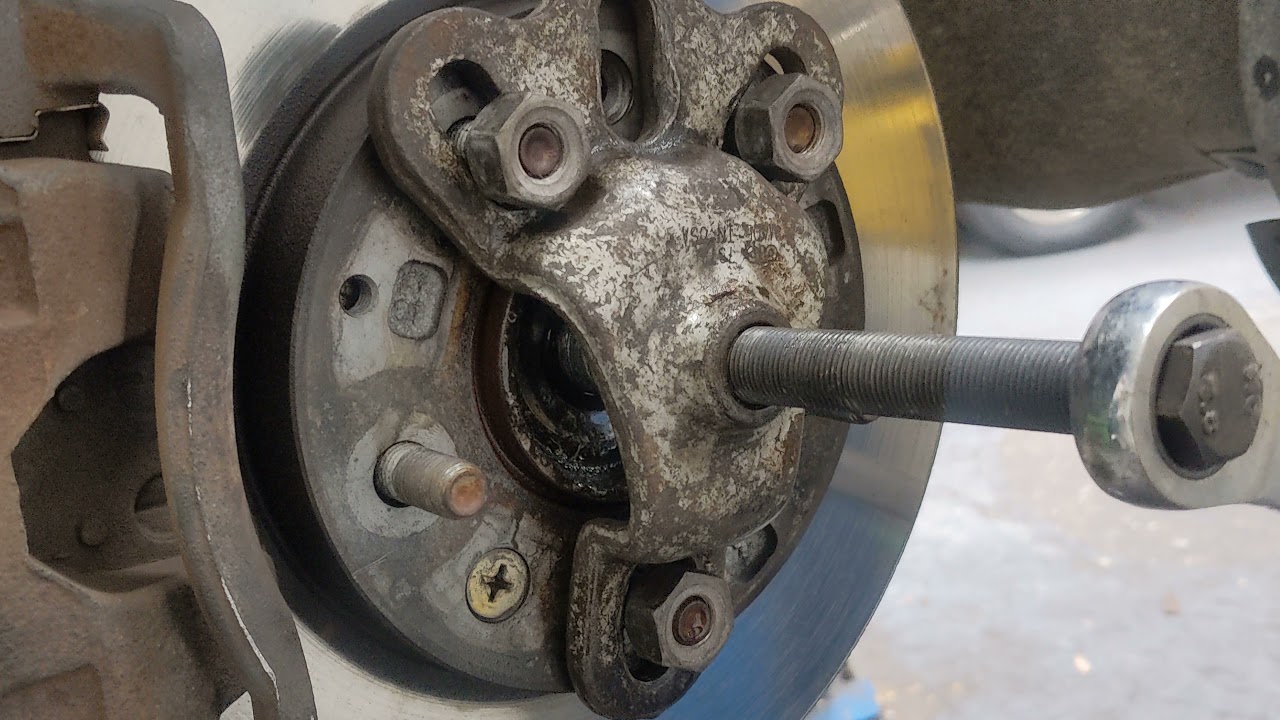 Mazda  Honda Subaru Toyota Nissan seized driveshaft splines. CV joint cannot be removed