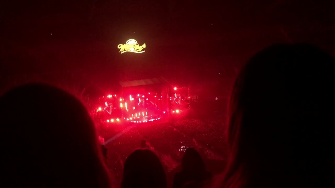Billy Joel&rsquo;s roadie &ndash; Highway to Hell (Live In Milwaukee 2019)