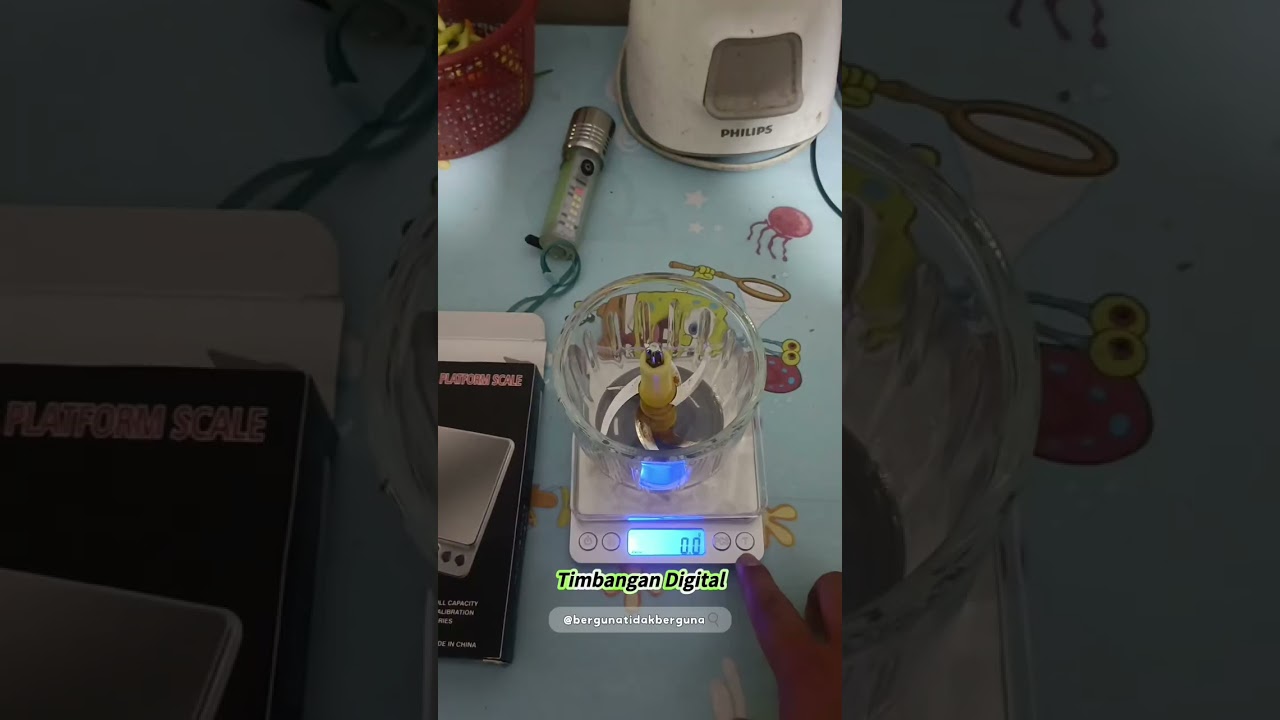 Kalian yang suka masakmestipunya ini, timbangan mini digital.