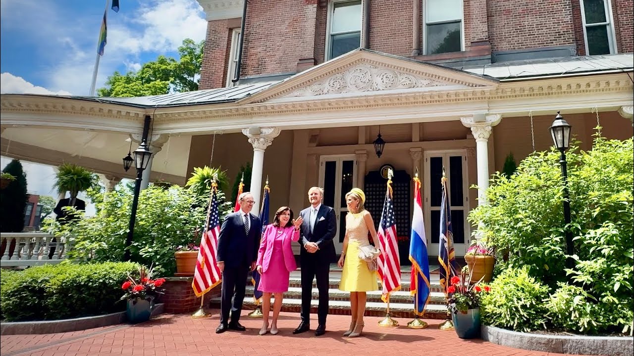 Willem-Alexander en Máxima ontvangen door gouverneur van New York, Kathy Hochul