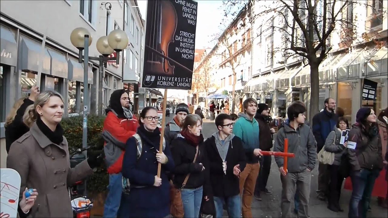 Demo gegen die Schlie&szlig;ung des Instituts f&uuml;r Musik an der Uni Landau am 22.11.2011