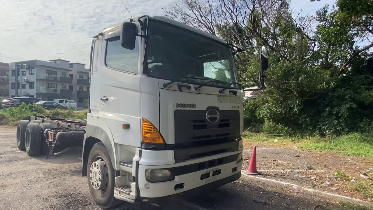 Hino 700 E13C
