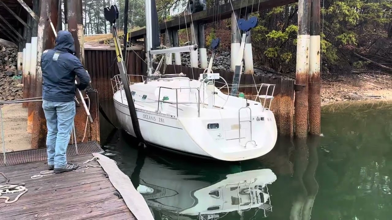 Beneteau Oceanis 281 Haulout
