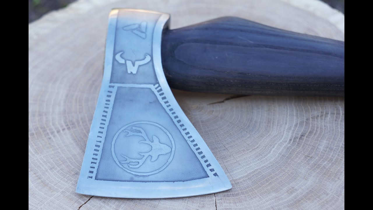 Old rusty axe restoration. Реставрация старого ржавого топора.