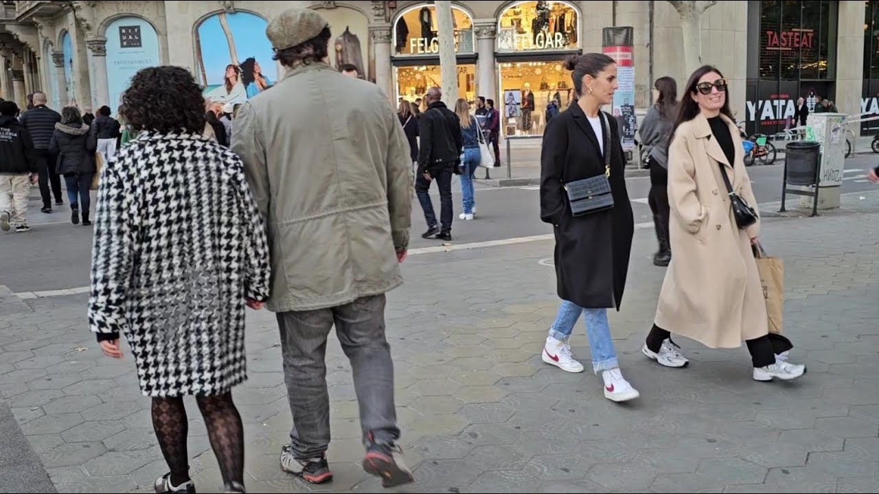 BARCELONA Street Style / WHAT ARE PEOPLE WEARING in SPAIN / Winter 2024