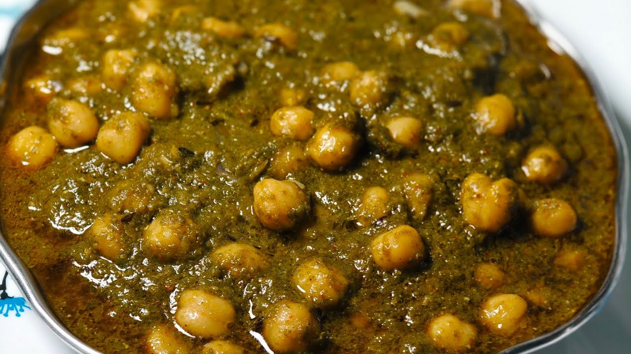Green chickpeas curry recipe#laziz kitchen #food #winter special 