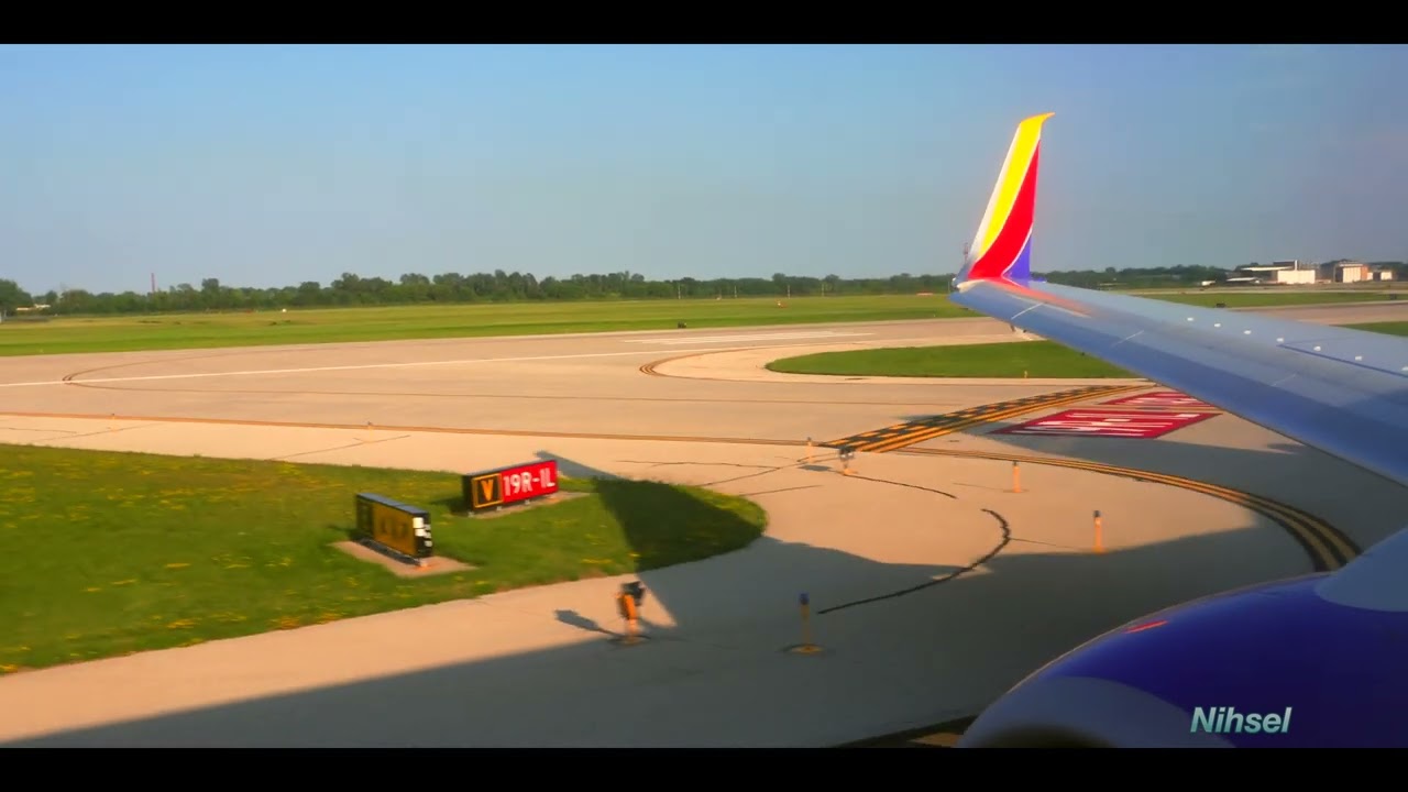 Quick Pushback and Turn and Burn Takeoff from Milwaukee Airport [Southwest Airlines] [4K]
