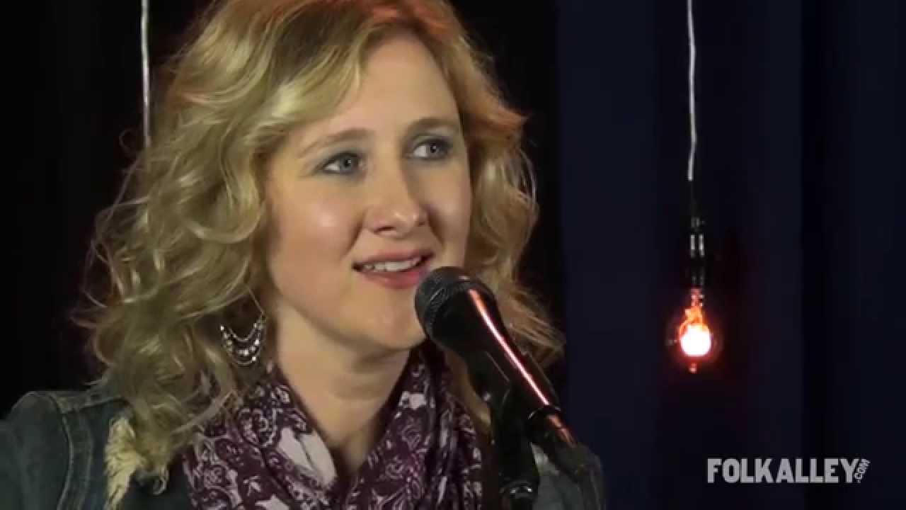 Folk Alley Sessions: Amy Black - "Alabama"