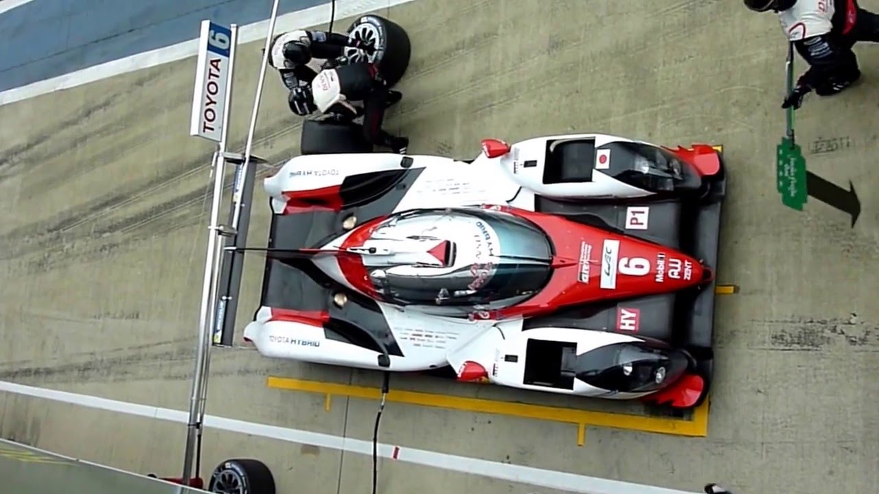 Toyota TS050 Pit Stop