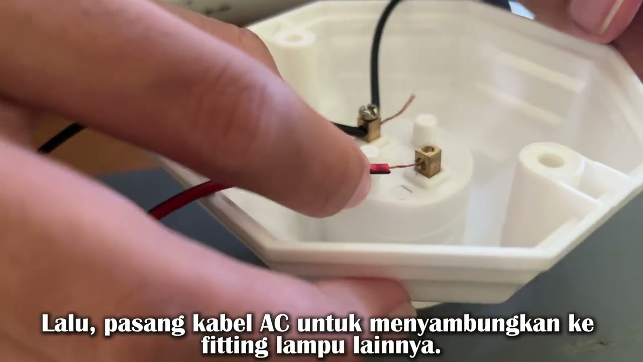 Membuat Sistem Pengontrol Lampu Remote Menggunakan Wireless Relay 1CH 12V dari Kelompok 6 XI TKJ 1 