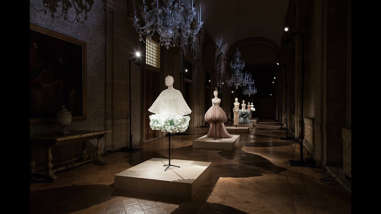 /gal-le-rì-a/   Performance Haute Couture SS23   Palazzo Farnese  Roma