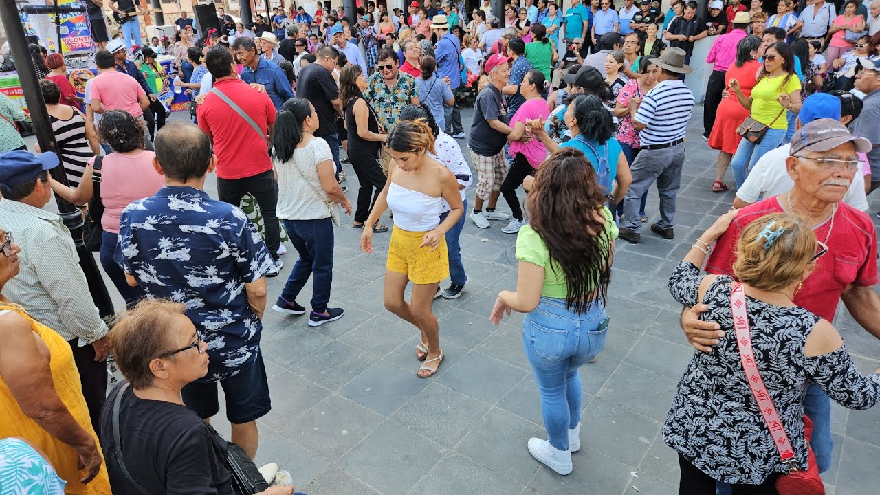 🛑🛑Regresamos con los bailes otra ves afuera en la plaza hijas de tampico tamaulipas 🇲🇽 👍😀💃👉
