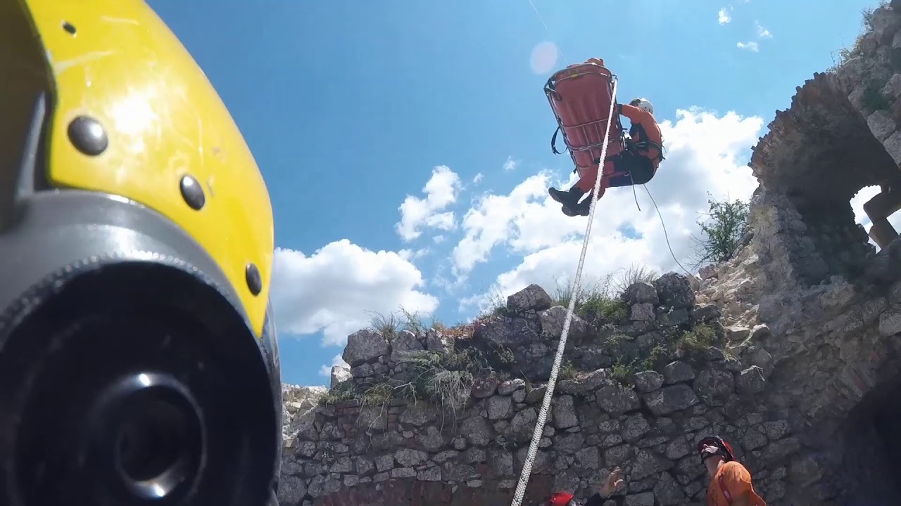 Záchrana osoby vrtulníkem