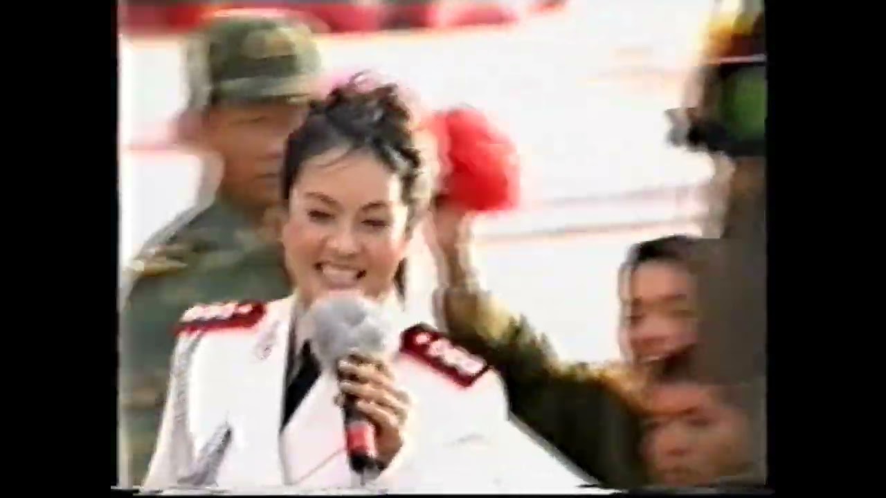 彭丽媛2003.9.23 总政歌舞团赴中国酒泉卫星发射中心 慰问首飞任务人员 文艺演出