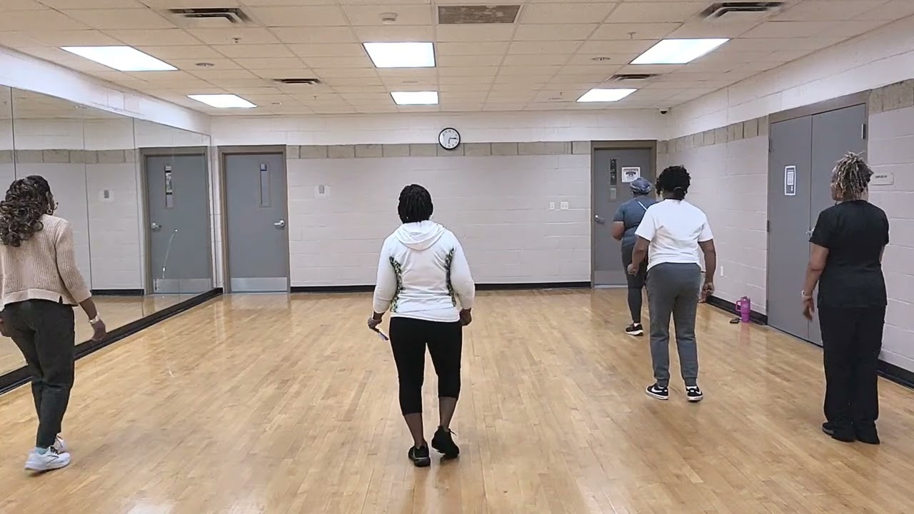 Smoove High 📻 w/Cardio Line Dance & Fitness