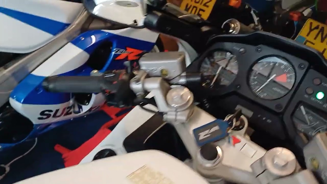 1991 VFR750 RC36 - Delkevic exhaust