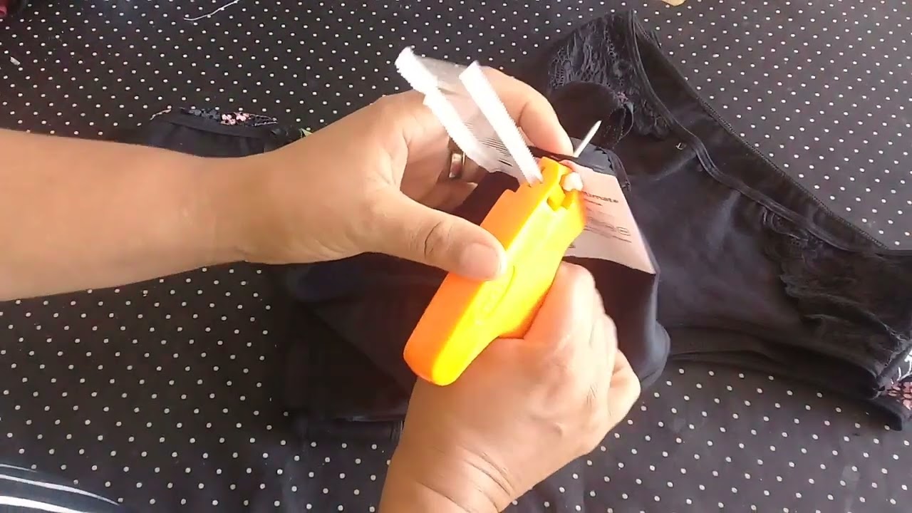 Como usar a maquina de aplicar tag etiqueta
