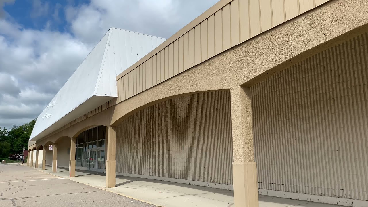 ABANDONED —The FIRST KMART Everrr in Garden City, MI 