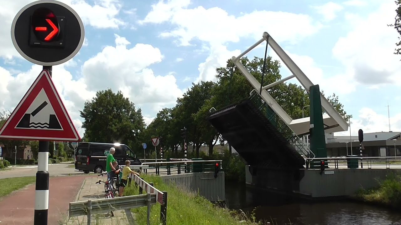 Brugopening Venekoterbrug Easterwâlde Ophaalbrug Drawbridge/ Pont Levis/ Klappbrücke