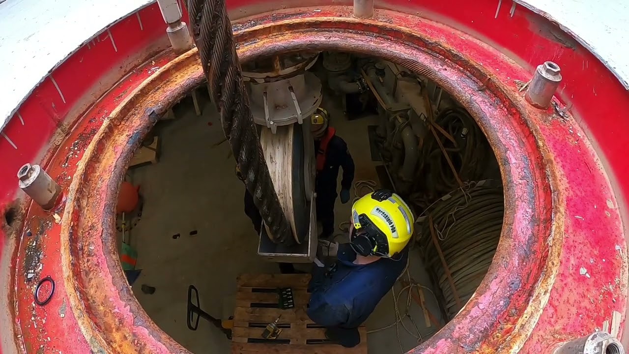 Skipt um dráttarvír á varðskipinu Þór