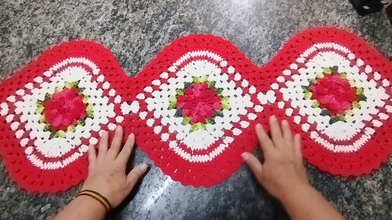 ✨Trilho de mesa ✨Toalhinha Valentina #realizandosonhocomocroche: @anaartcroche9347 @gaby.brit00 