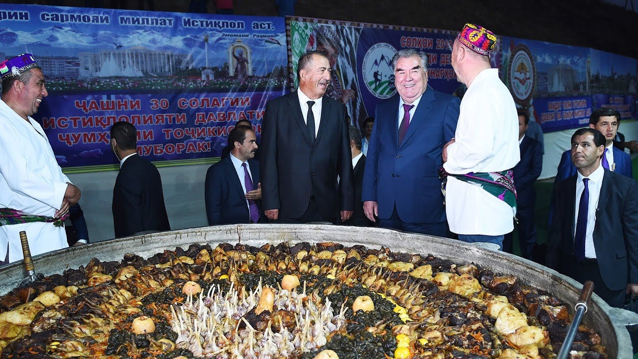 Боздид аз фаъолияти Маҷмааи кишоварзӣ - саноатии «Кӯлоб» ва намоши махсулоти кишоварзӣ