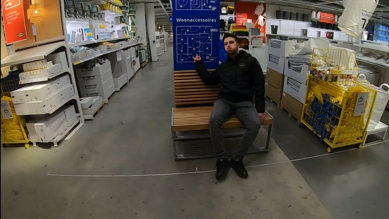 Tegen De Richting in Door De ikea Lopen