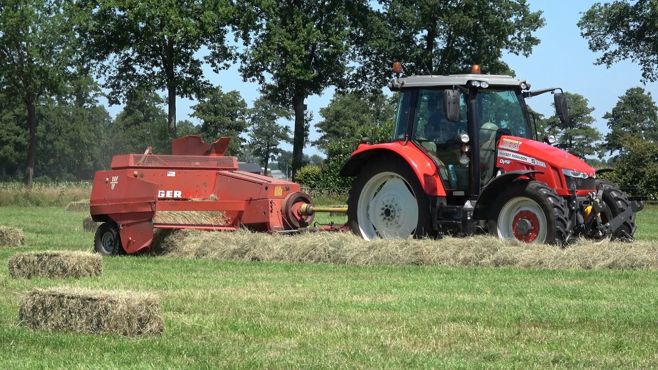 Kleine balen hooi persen met Massey Ferguson 5713 S Dyna-4 en Welger AP 630 (2020)