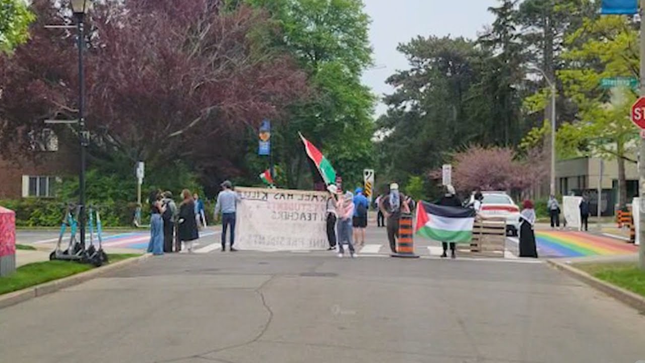 Concerns raised after protesters block road near McMaster University entrance